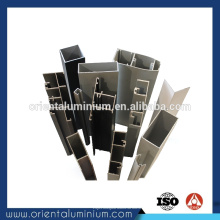 Profil en aluminium pour partition